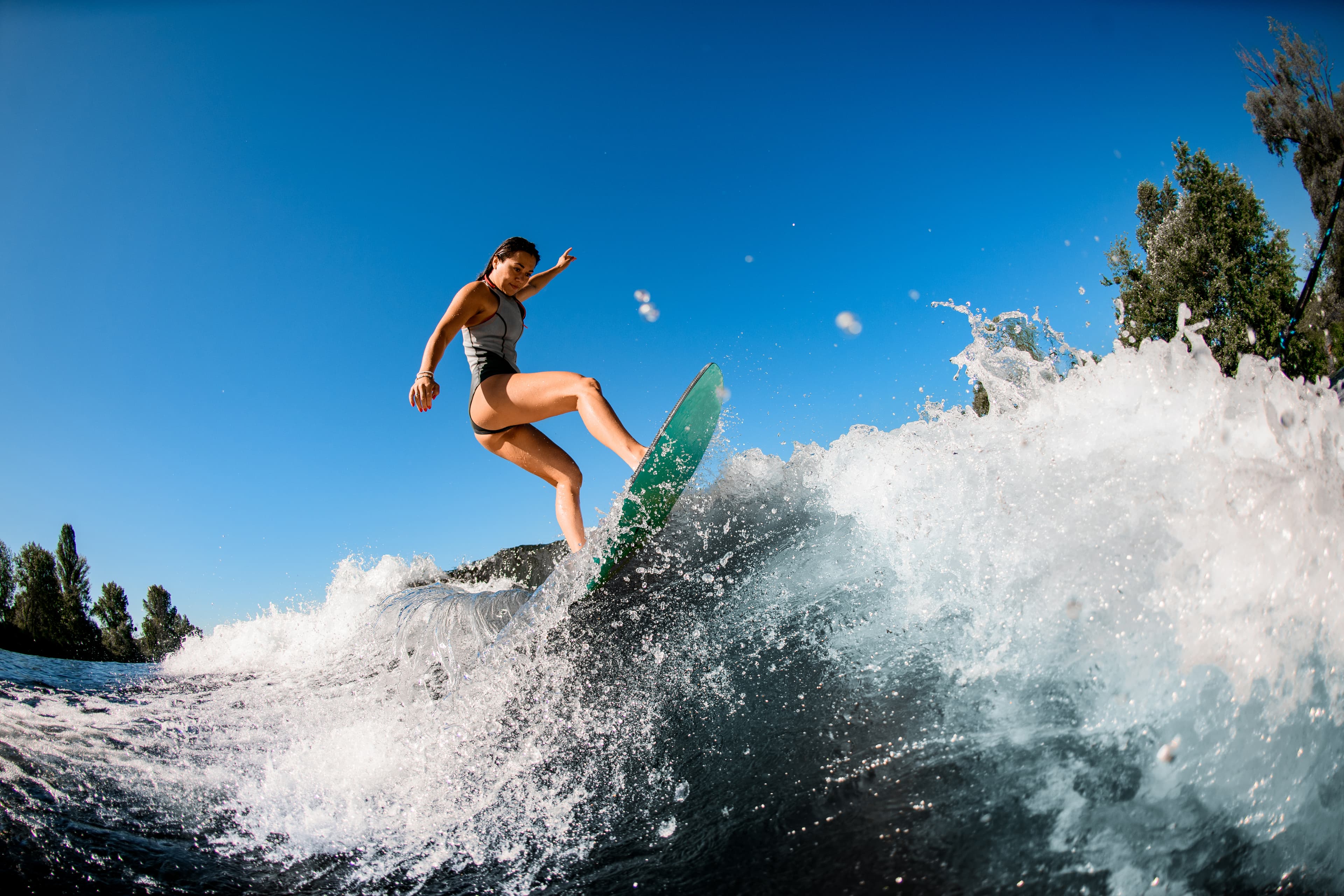 wake surfing